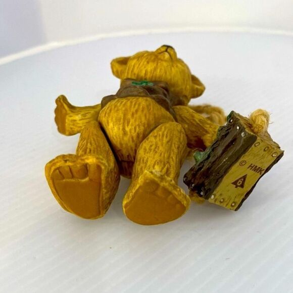 Hallmark 'Gift Bearers' 2004 6th In Series Teddy Bear Ornament Porcelain - Picture 4 of 13